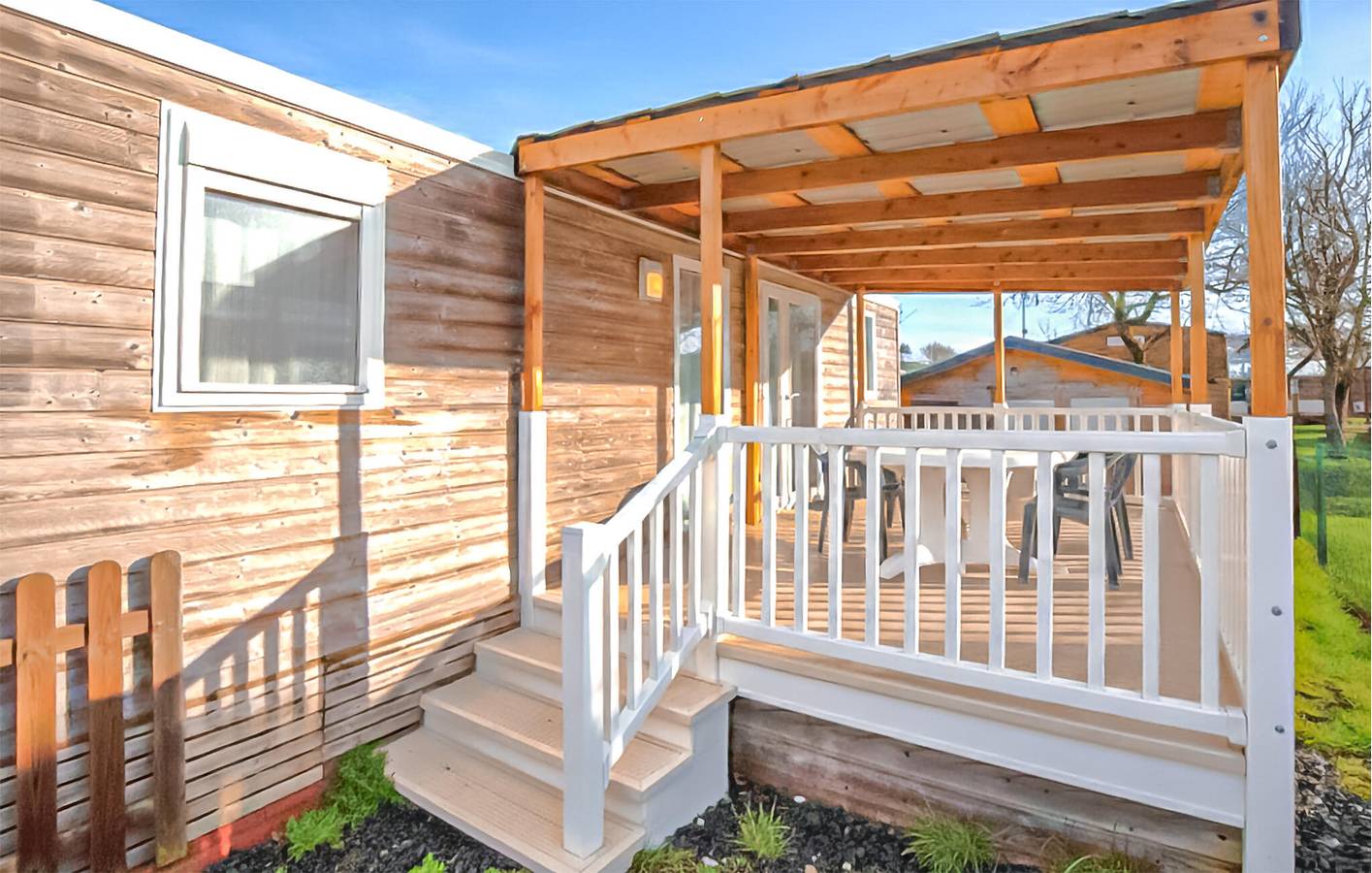 Beachside Mobile Home with WiFi, TV, Parking & Garden in Saint-Benoît-de-l'Aure, Bayeux region