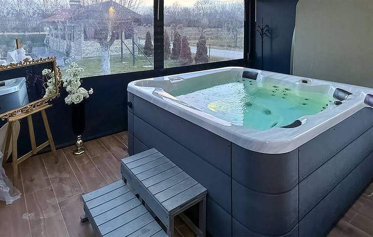 Geräumige 23 m² große Wohnung mit WLAN, Klimaanlage, Parkplatz, Terrasse und Grill in Thermalbad Bizovac, Osijek-Baranja