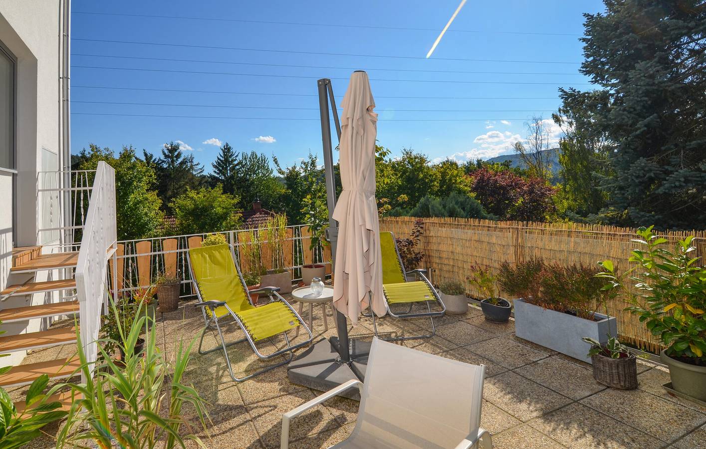 Ganze Ferienwohnung, Gemütlich, 2 km von Triesting entfernt: WLAN, Terrasse und Parkplatz inklusive in Wienerwald