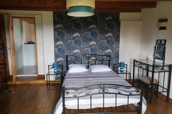 Apartamento entero, Alojamiento situado a 1000 metros en el campo in Longchaumois, Parc naturel régional du Haut-Jura