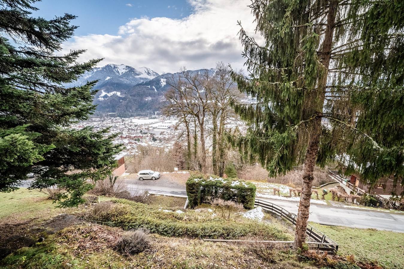 Chalet 'Franclair' con vistas a la montaña, jardín compartido y Wi-Fi in Samoëns, Region Bonneville