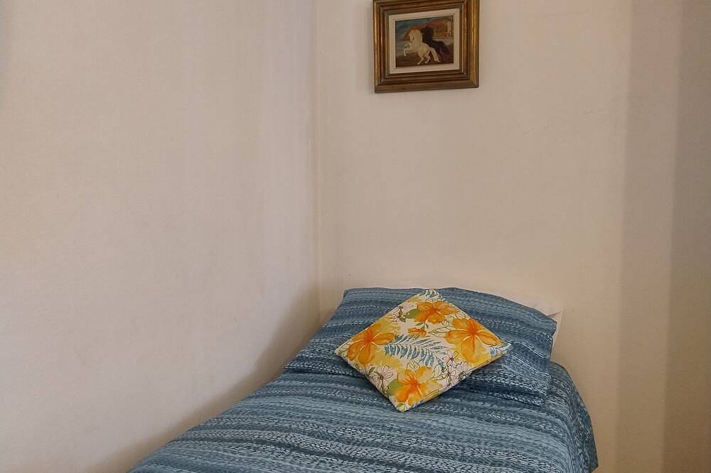 Villino con ampio patio e pista ciclabile che collega direttamente al lungomare in Marina di Cecina, Cecina