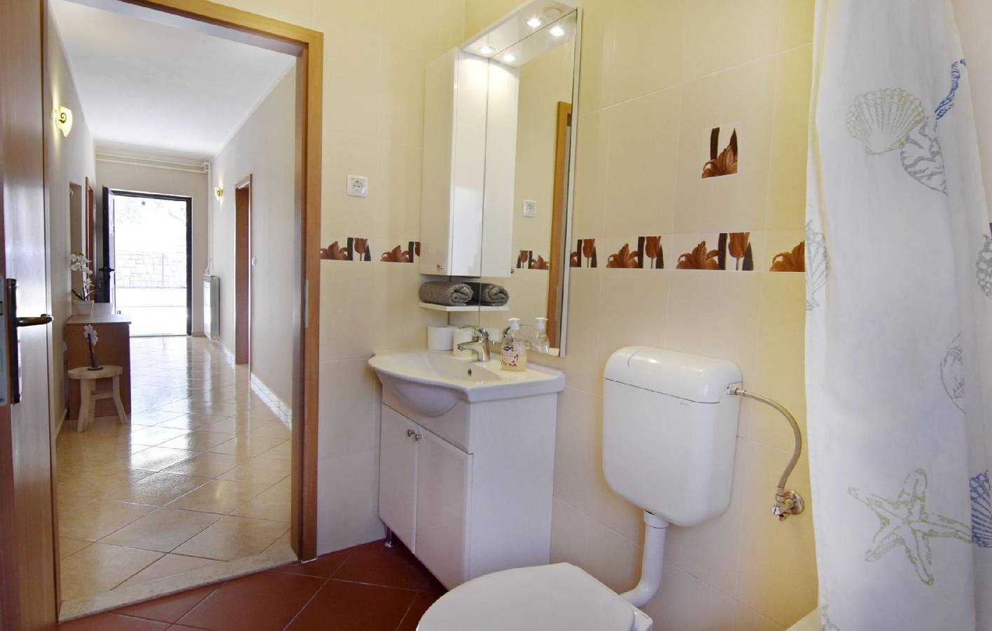 Entire holiday apartment, Lovely Apartment in Umag with Private Parking and Magnificent View in Umag, Umag Region