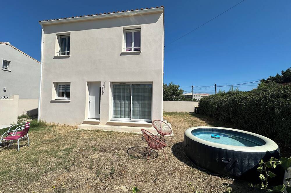 Bright, quiet house in Redessan in Redessan, Region de Nimes