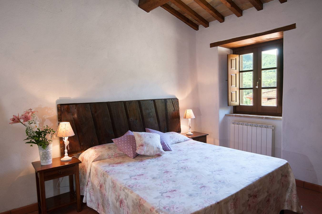 Apartment "Pilari Castagnolo" with Mountain View, Shared Pool & Wi-Fi in Cortona, Arezzo Province