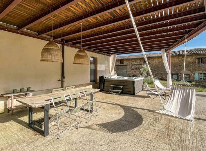 Gîte pour 4 personnes, avec terrasse et piscine ainsi que sauna et vue, animaux acceptés à Yzeron - 4