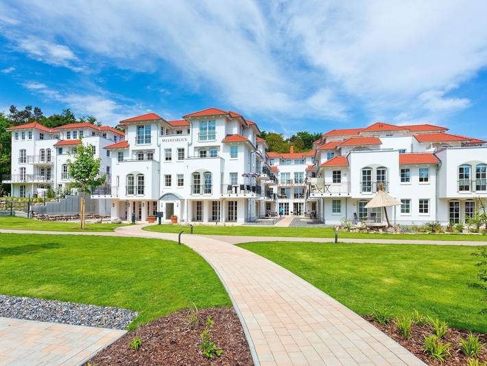 Ferienwohnung für 3 Personen, mit Balkon und Whirlpool sowie Pool und Sauna, mit Haustier in Baabe