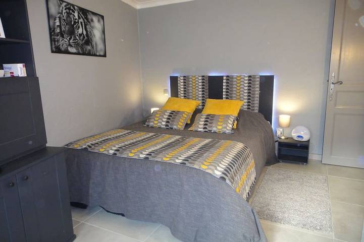 Location de vacances pour 6 personnes, avec jacuzzi et jardin, animaux acceptés à Le Tignet - 2