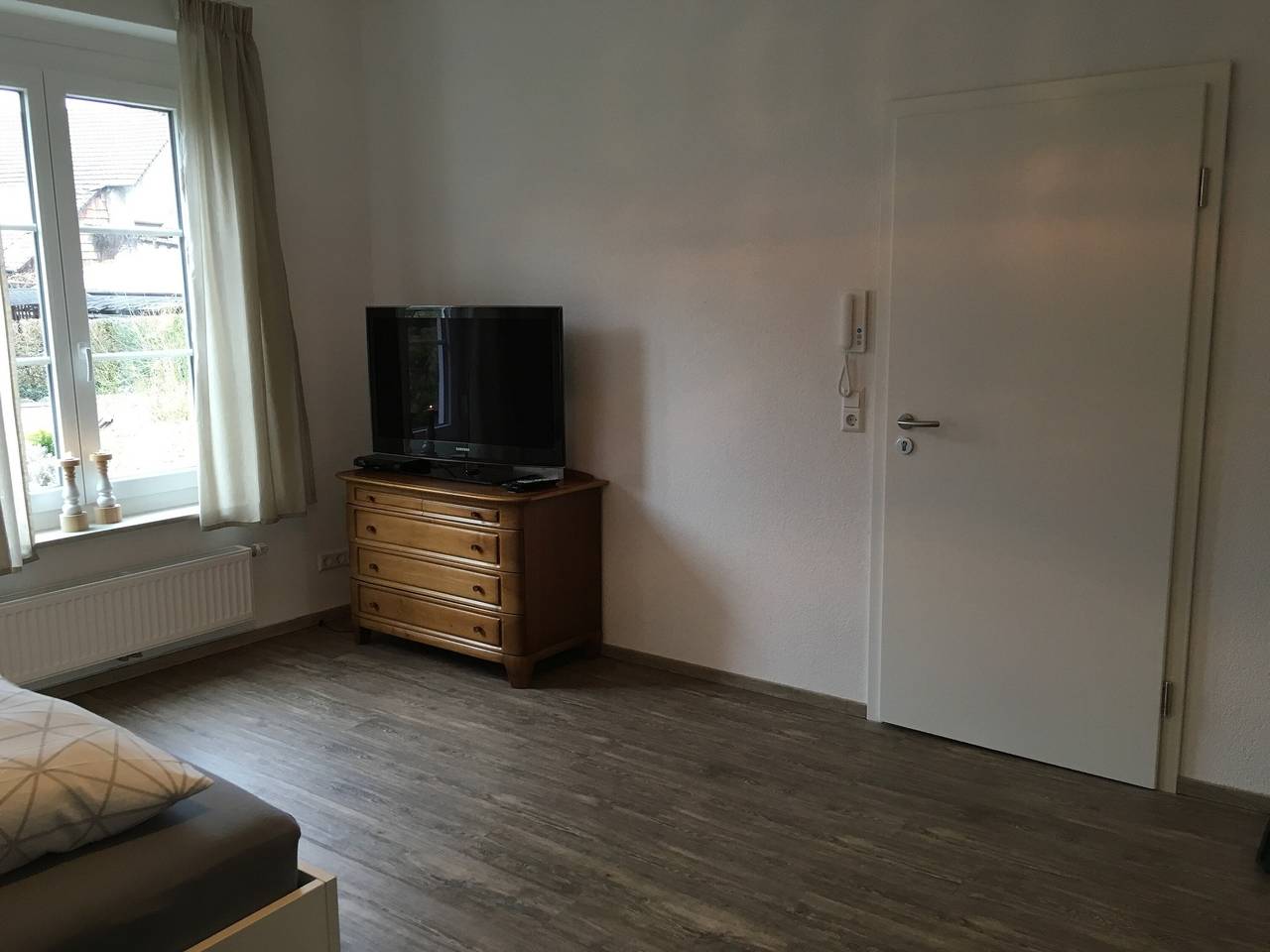 Entire apartment, Apartment 2 – Under the Wisteria with Private Terrace and Wi-Fi in Öhningen, Untersee