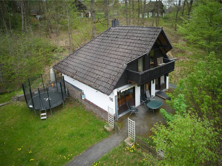 Ferienhaus für 6 Personen, mit Sauna und Balkon sowie Garten