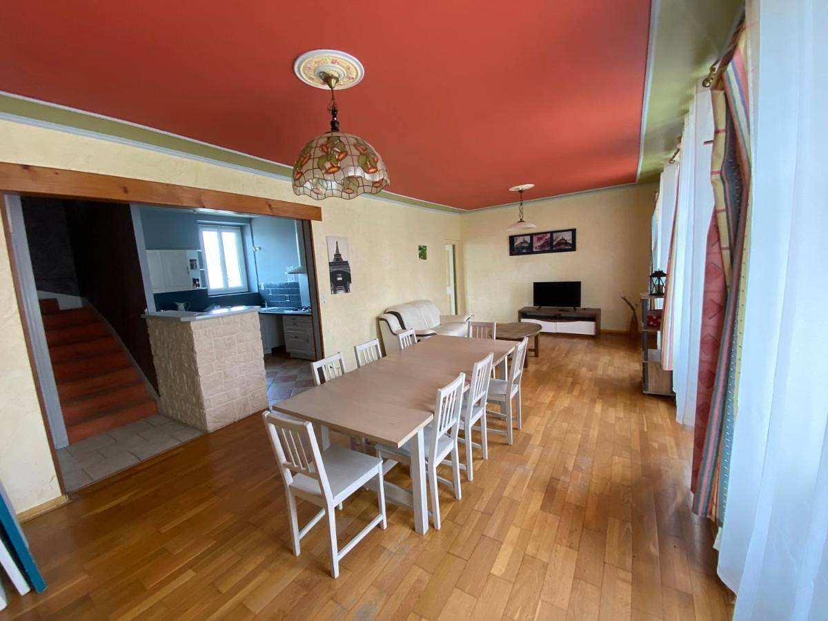 Appartement entier, Three-Bedroom Apartment in Pontorson, Région d'Avranches