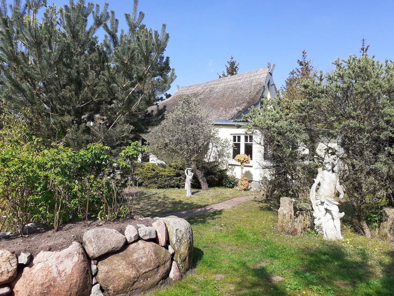 Ferienhaus Reetdachhaus - Ferienhaus Reetdachhaus in Bodstedt, Fuhlendorf