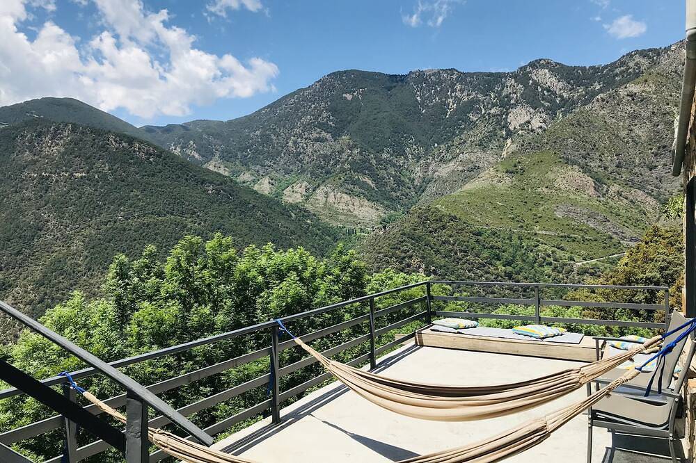 Spacious house (sleeps 7) with incredible view in Andorra
