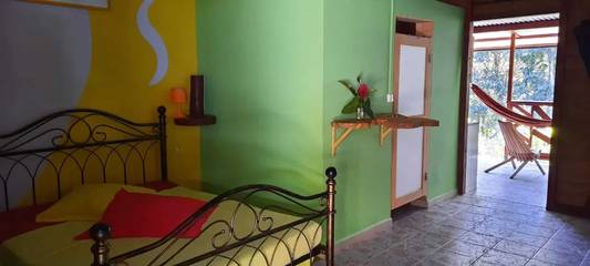 Gîte pour 4 personnes, avec jardin et balcon à Goyave (Guadeloupe)