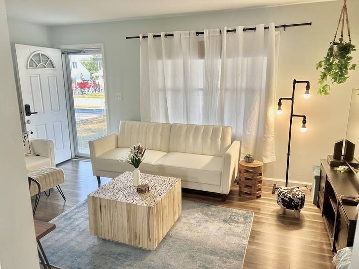 Vacation rental for 6 people, with yard and terrace as well as hot tub in Macomb County