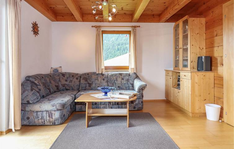 Gemütliche 90 m² große Ferienwohnung in der Nähe der Drau mit WLAN und Parkplatz in Kreuzeckgruppe, Steinfeld im Drautal