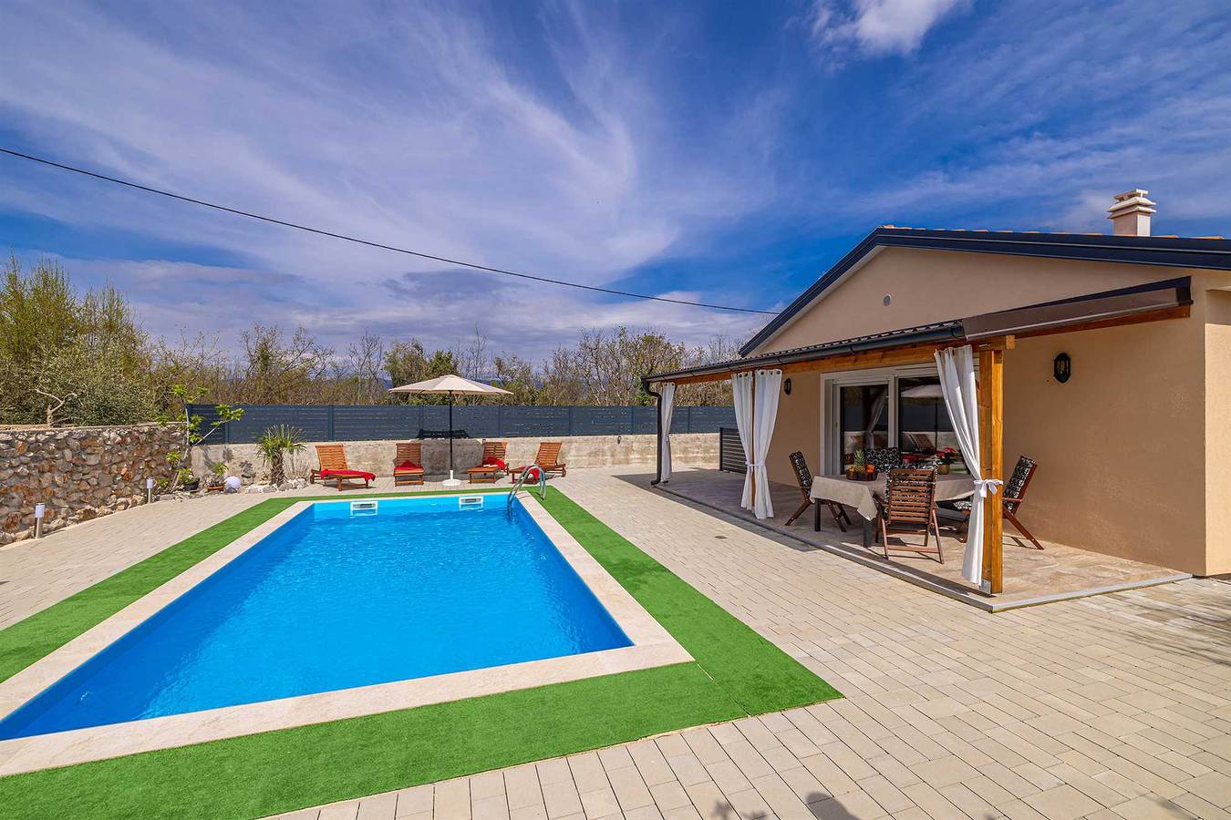 Ferienhaus Aslan mit Pool in Žestilac, Dobrinj