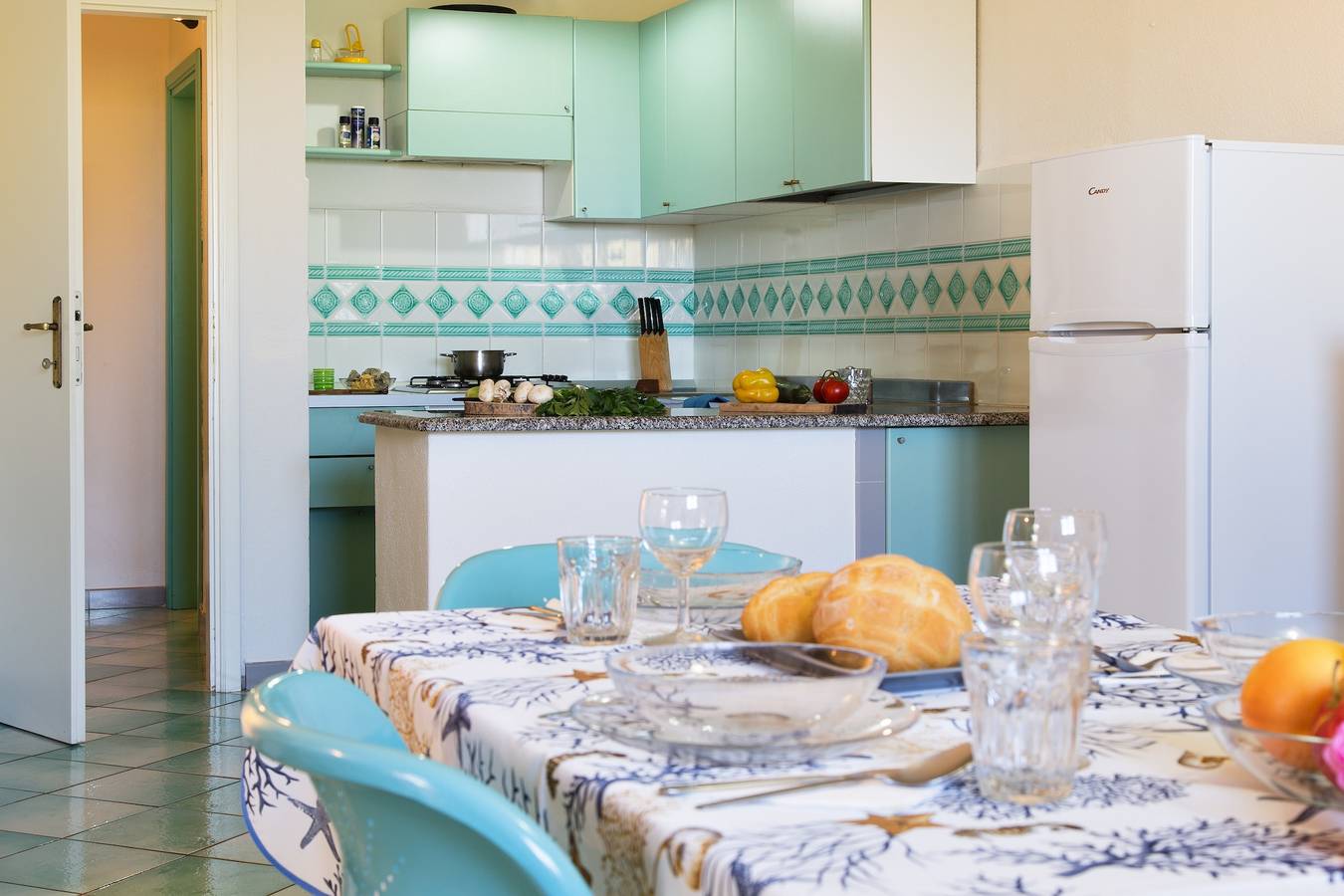 Appartement entier, Appartement 'Acqua Marina' avec vue sur la mer, Wi-Fi et climatisation in Punta Molara, San Teodoro