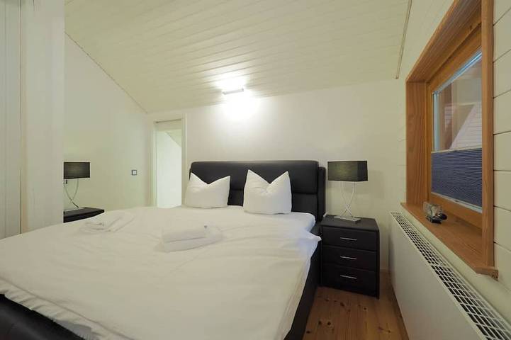 Ferienhaus für 6 Personen, mit Terrasse und Sauna sowie Garten in Binz - 3