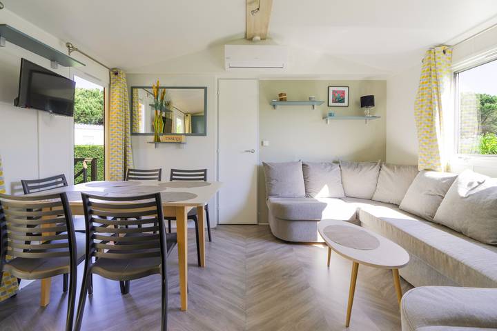 Bungalow für 6 Personen, mit Garten und Whirlpool sowie Kinderpool, kinderfreundlich in Languedoc-Roussillon