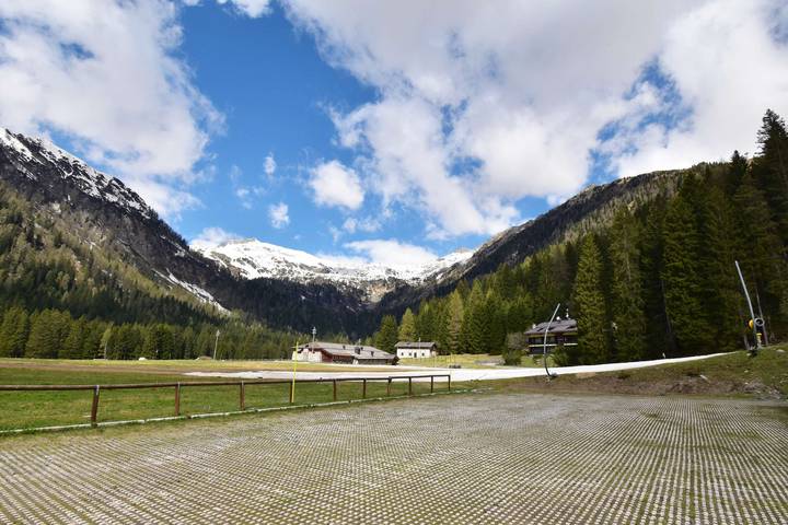 Entire apartment, Nambino On The Slopes in Madonna di Campiglio, Comune di Pinzolo