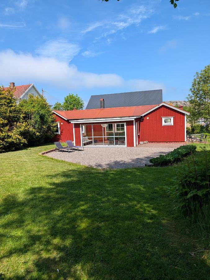 Ferienhaus für 4 Personen, mit Terrasse und Garten in Skärhamn - 2