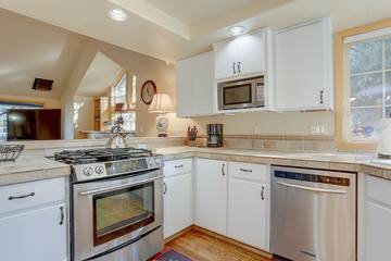 Vacation Home for 6 Guests in Sunriver, Oregon, Picture 4