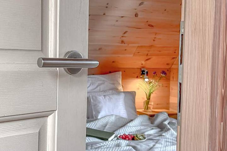 Traumhaff® Lauschiges Küstenchalet ganz aus Lärchenholz mit Kamin & Sauna Ostsee in Vogelsang-Warsin, Vorpommern Greifswald