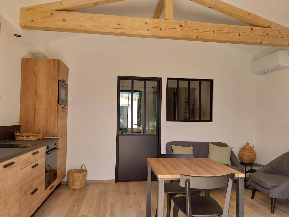 Appartement entier, One-Bedroom Apartment in Malataverne, Région de nyons