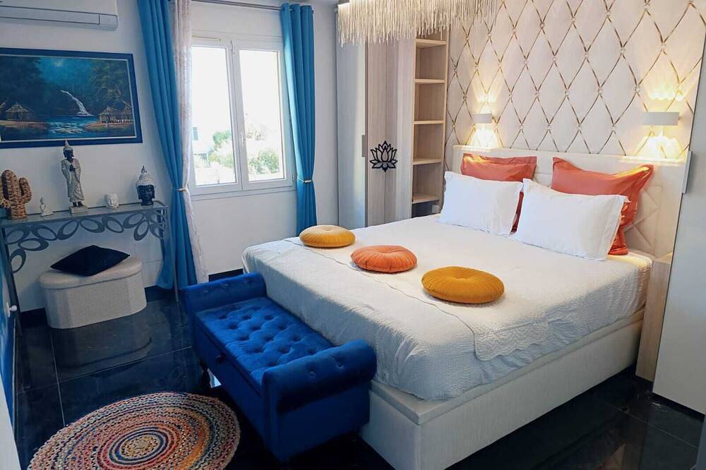Golden Villa in La Madrague, Hyeres
