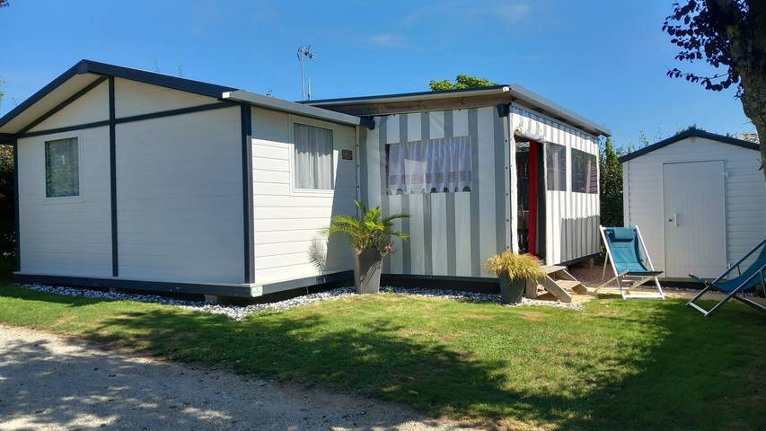 Camping pour 6 personnes, avec piscine et terrasse