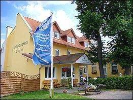 Gästehaus für 4 Personen, mit Terrasse und Garten sowie Sauna und Ausblick in Gehlberg