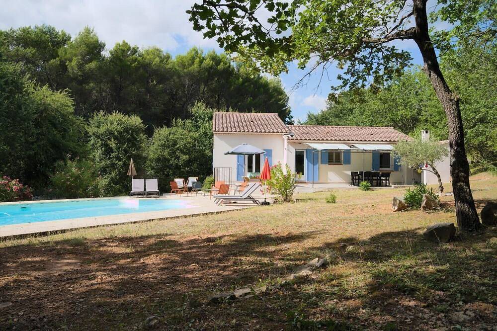Holiday Home, nature and swimming pool in Provence ! in Mérindol, Parque natural regional del Luberon