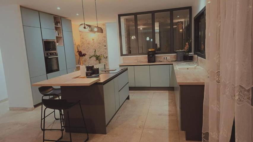 Location de vacances pour 6 personnes, avec piscine et terrasse à Gan