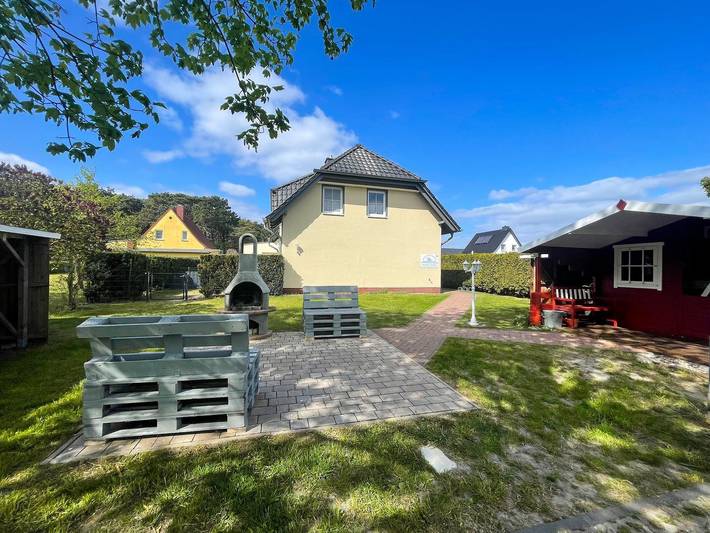 Ferienhaus für 4 Personen, mit Balkon/Terrasse und Terrasse sowie Garten und Ausblick in Klein Zicker