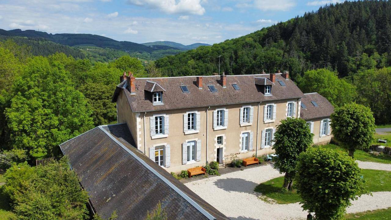 Appartement entier, L' Ancienne Ecole du Morvan in Larochemillay, Parc naturel régional du Morvan