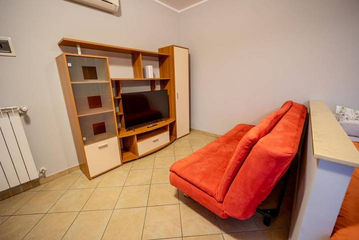Gîte pour 4 personnes, avec balcon et vue, adapté aux familles à Leinì - 3