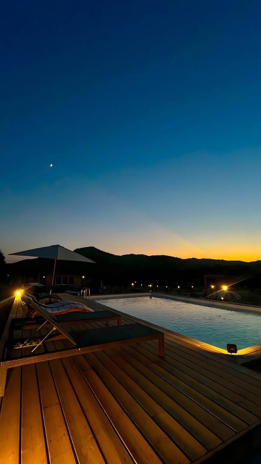  'Les Chalets De Tesa' avec vue sur la montagne, Wi-Fi et climatisation in Occhiatana, Région de Calvi