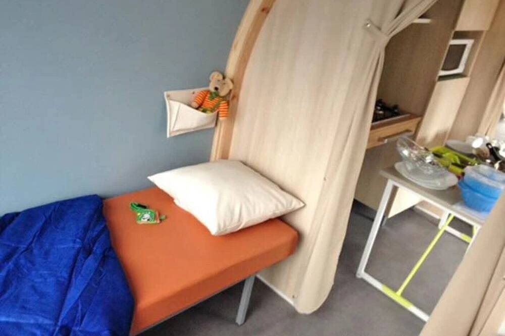 Zecamping 4* familial piscine chauffée mobil-home 18m2 in Salles-Curan, Pareloup-See