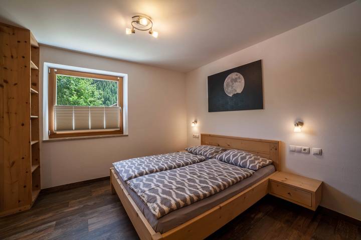 Entire apartment, Apartment “Haus Fliri” in Etschtal Valley with Wi-Fi, Garden & Terrace in Melag, Graun