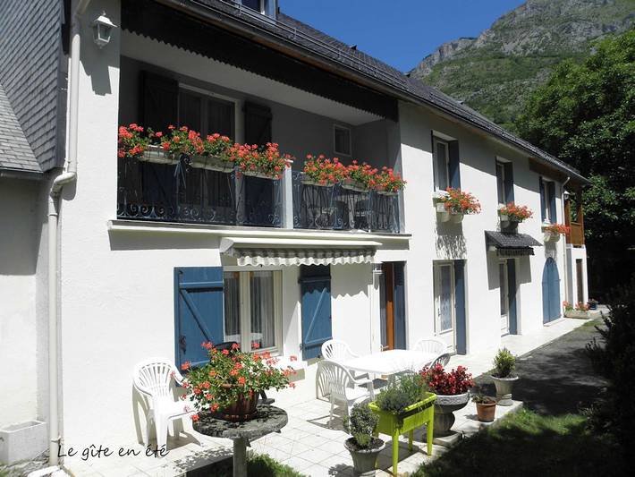 Gîte pour 11 personnes, avec Balcon ainsi que Terrasse et Jardin à Campan
