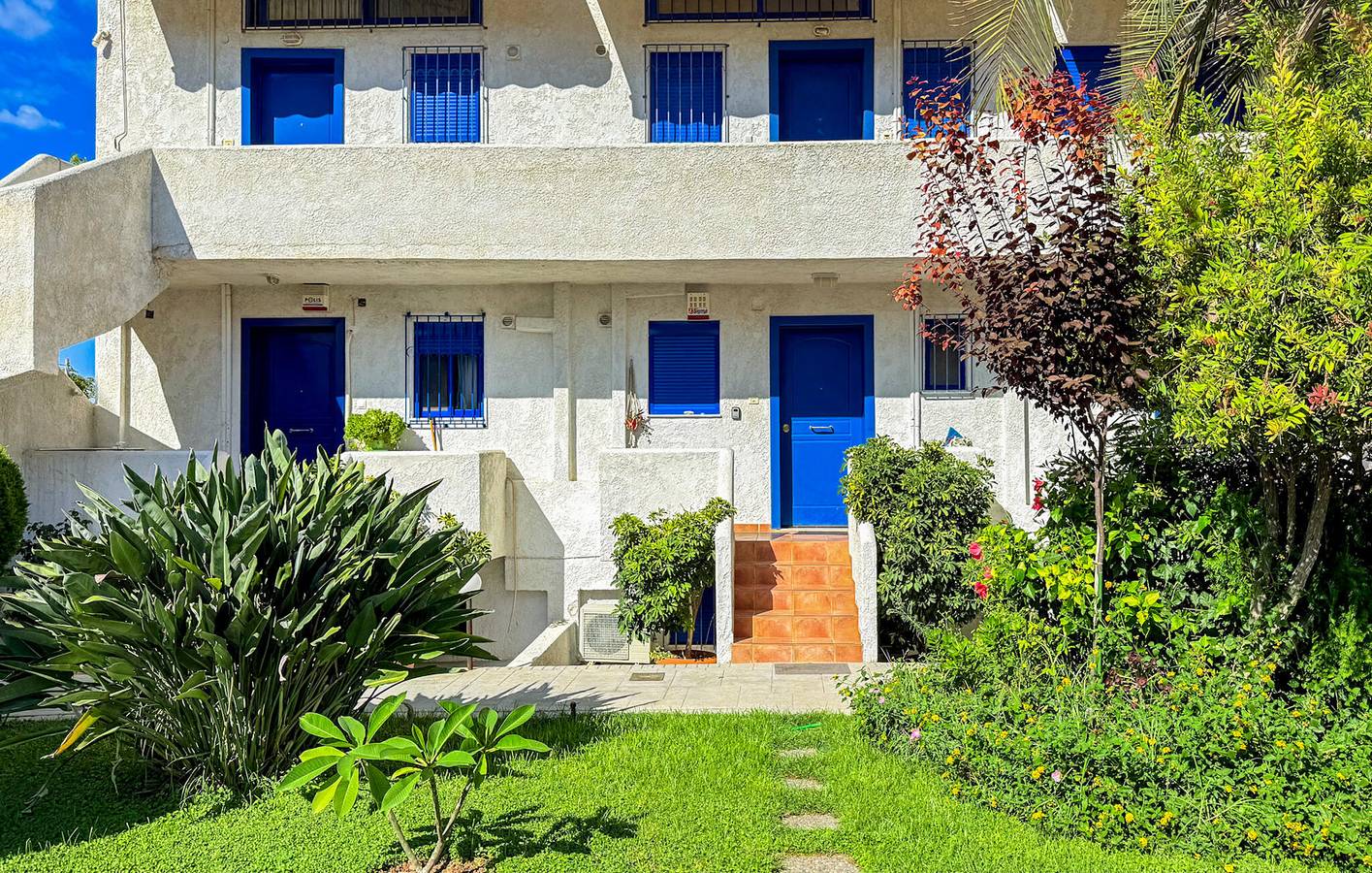 Ganze Ferienwohnung, Apartment am Meer mit atemberaubender Aussicht - 100m zum Strand, 1km zum Stadtzentrum in Korinthia