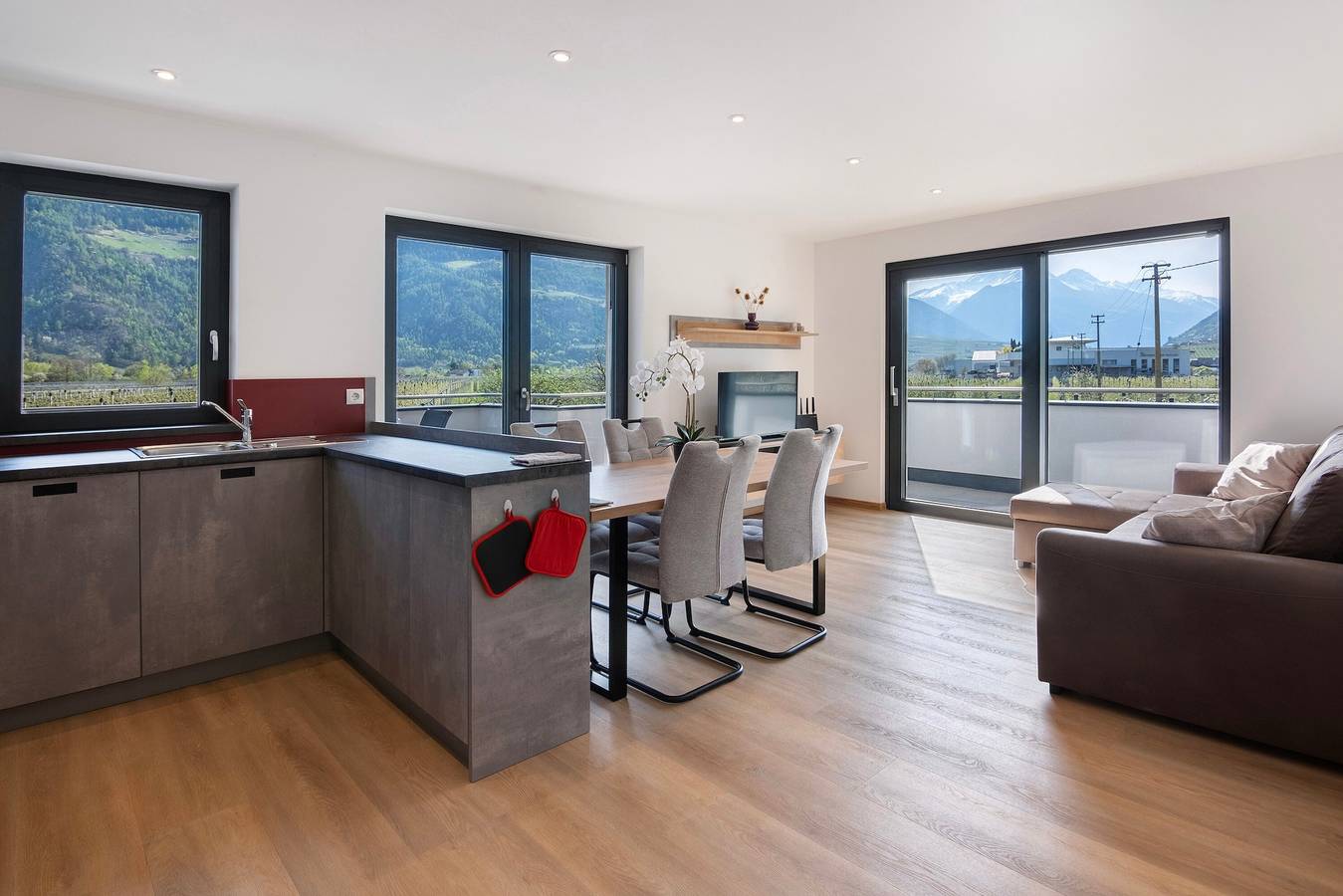 Ganze Wohnung, Ferienwohnung 'Pia' mit Bergblick, Wi-Fi und Klimaanlage in Kastelbell-Tschars, Saldurkamm