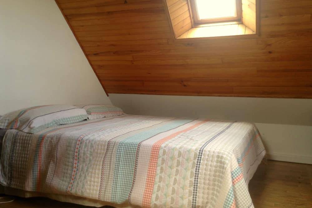 Fisherman's house for rent, sea view, Brittany in Plougrescant, Pink Granite Coast