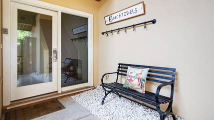 Vacation House for 8 Guests in Four Mile Village, Miramar Beach, Picture 3