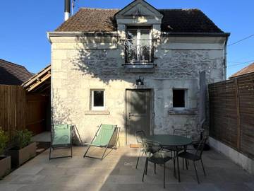 Gîte pour 4 personnes, avec terrasse à Chailles