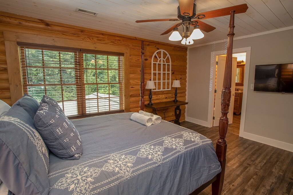 Large Cabin in Great Location in Blue Ridge Parkway, Valle Crucis