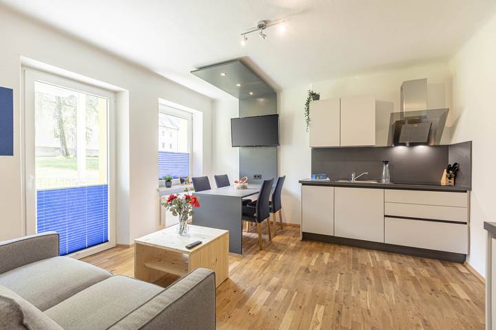 Ferienwohnung für 4 Personen, mit Balkon und Garten in Eisenerz