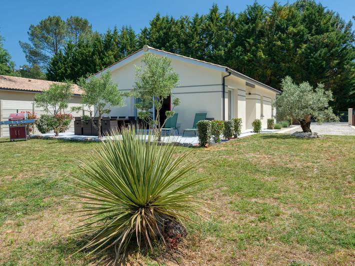 Location de vacances pour 4 personnes, avec Terrasse et Jardin à Lesparre-Médoc
