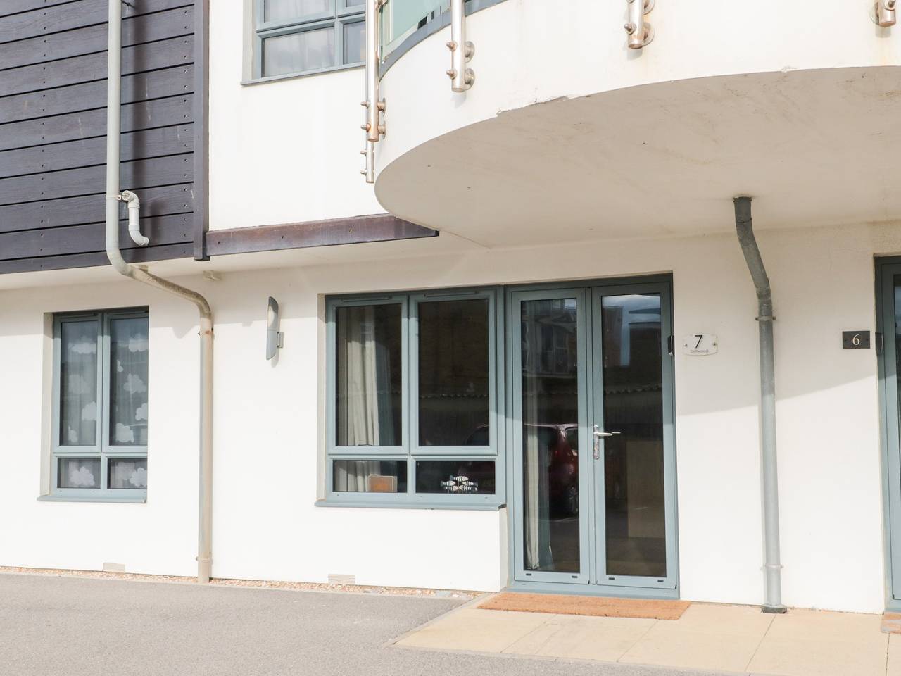 Entire apartment, Apartment 7 in West Bay, Dorset